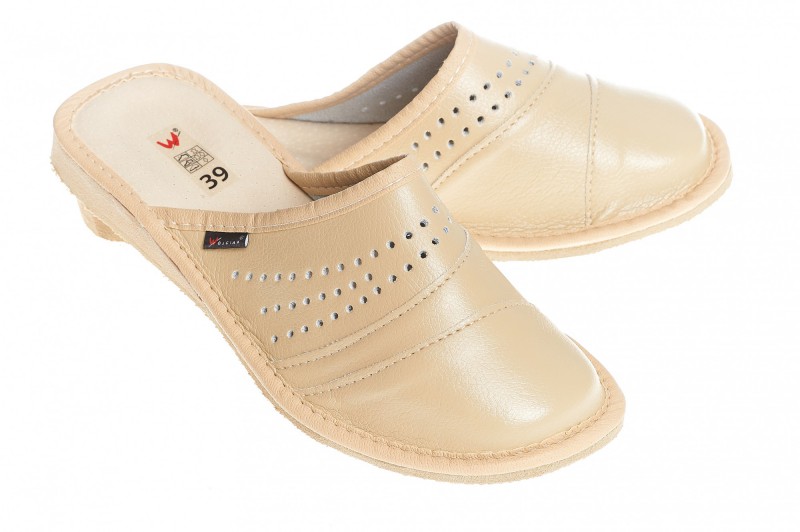 Pantofle damskie model 145 - 1